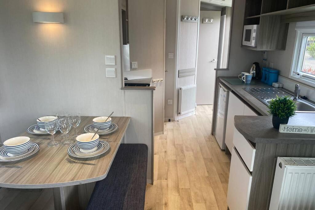 Presthaven Cozy Retreat Apartment Престатин Екстериор снимка