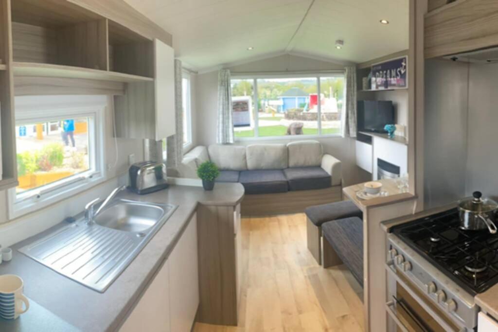 Presthaven Cozy Retreat Apartment Престатин Екстериор снимка