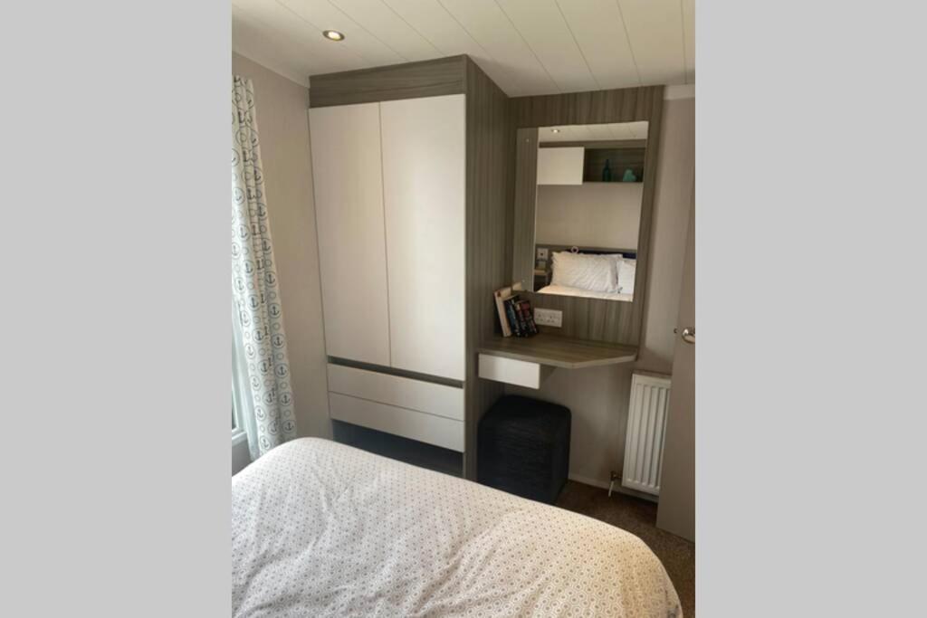 Presthaven Cozy Retreat Apartment Престатин Екстериор снимка