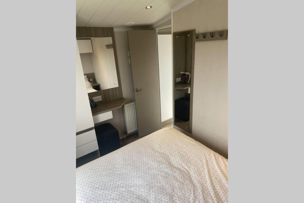 Presthaven Cozy Retreat Apartment Престатин Екстериор снимка